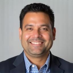 Portrait of Juan Perez, Chief Educator at Capital Digital México.